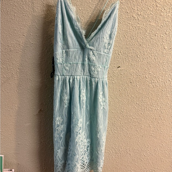 Elegant Lace Midi Dress in Light Blue - Picture 2 of 7